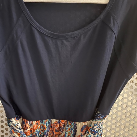 Maternal America Scoop Neck Front Tie Maternity Dress Size Large in Navy Paisley - Picture 4 of 13